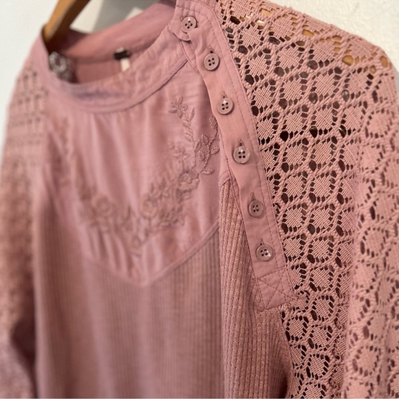 FREE PEOPLE Sweetest Thing Crochet Lace L/S Blush Sweater SZ: L - Picture 3 of 5